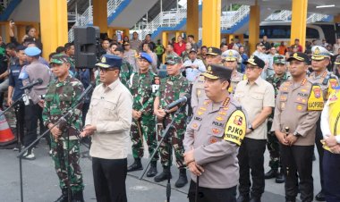 Kapolri-bersama-Panglima-TNI-dan-Menhub-Tinjau-Kesiapan-Layanan-Mudik-di-Terminal-Purabaya